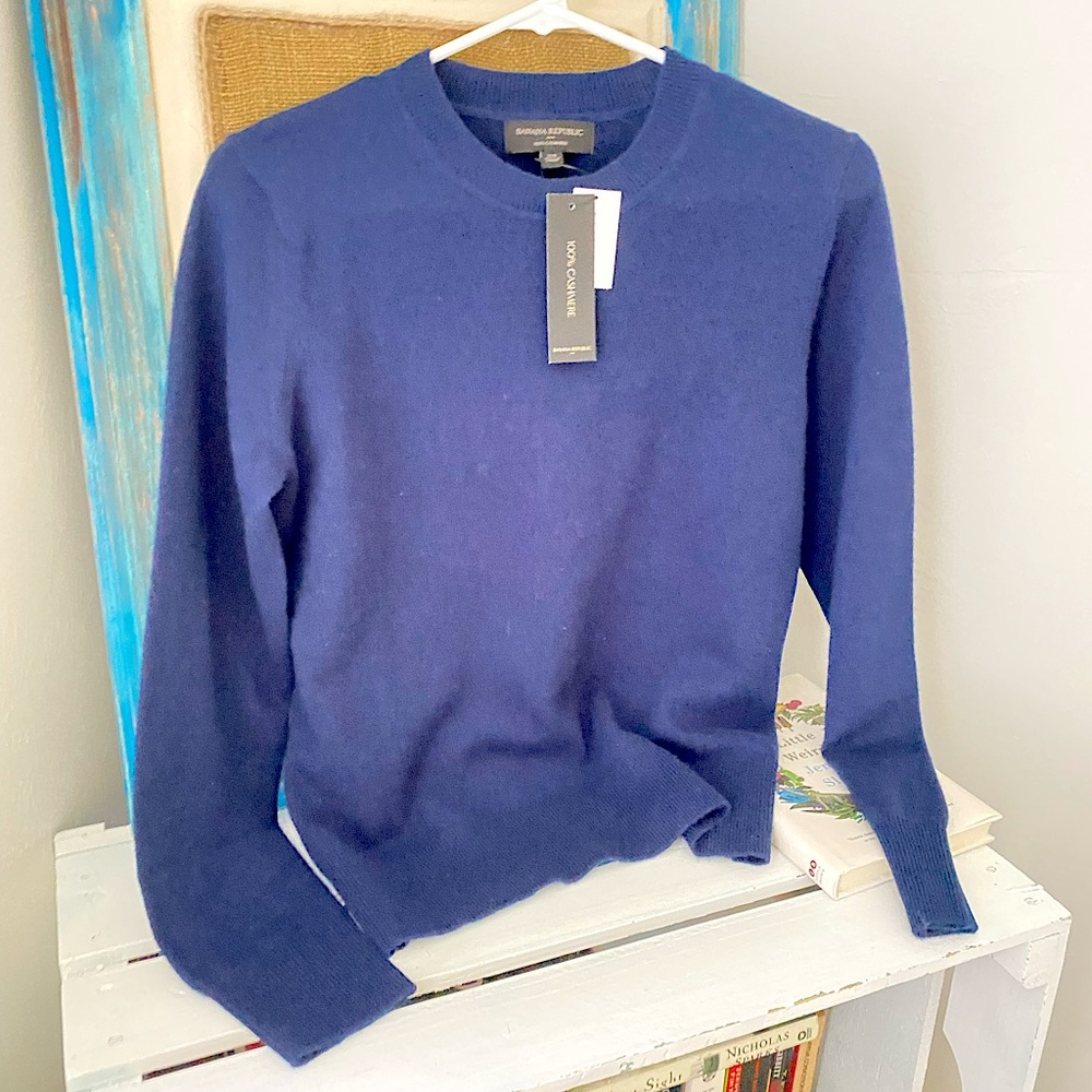 NWT Banana Republic 100% Cashmere Navy Blue Sweater (xs)